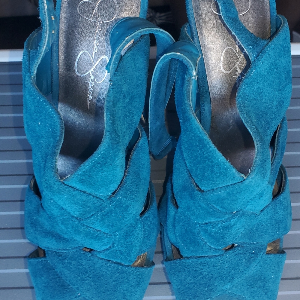 Shoes - Picture 4 of 4